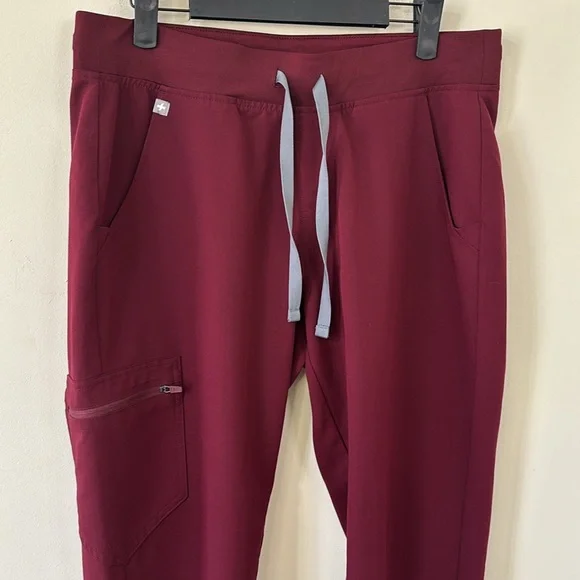 FIGS Zamora Jogger Scrub Pants Burgundy Size Medium Petite - Picture 5 of 11